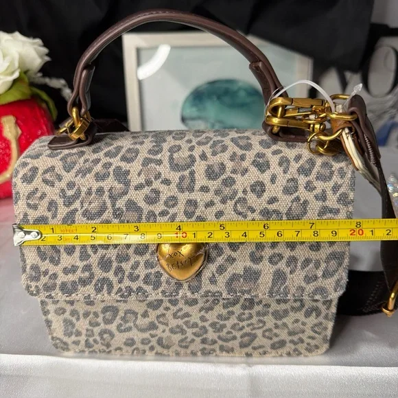 Betsy Johnson cheetah crossbody bag - Picture 7 of 8